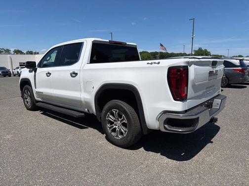 Summit White 2025 GMC Sierra 1500 SLT