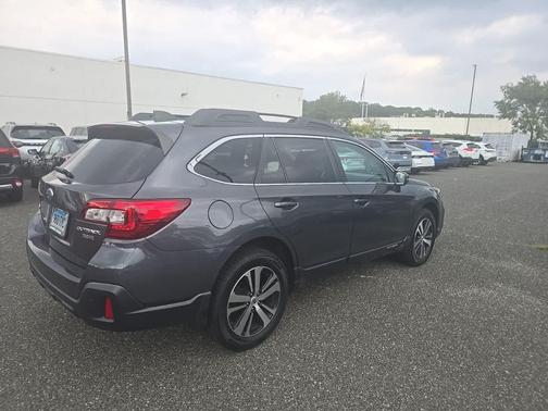 Magnetite Gray Metallic 2019 Subaru Outback 3.6R Limited