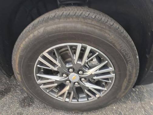 Sterling Gray Metallic 2024 Chevrolet Traverse LS