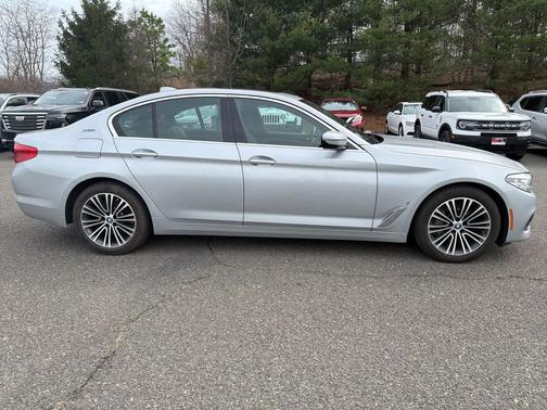 Glacier Silver Metallic 2018 BMW 530e xDrive iPerformance