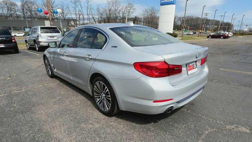 Glacier Silver Metallic 2018 BMW 530e xDrive iPerformance