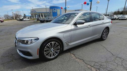 Glacier Silver Metallic 2018 BMW 530e xDrive iPerformance