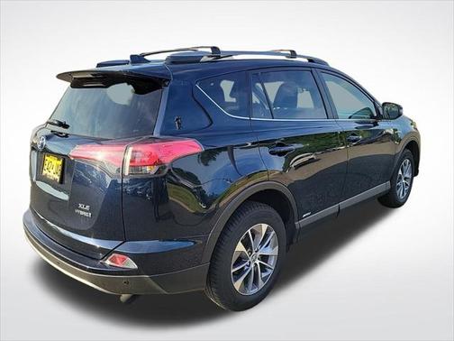 2017 Toyota RAV4 Hybrid XLE