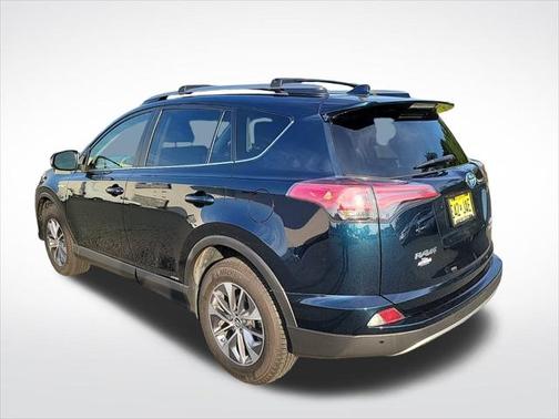 2017 Toyota RAV4 Hybrid XLE
