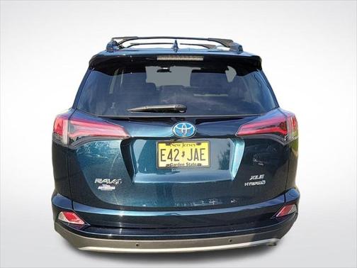 2017 Toyota RAV4 Hybrid XLE