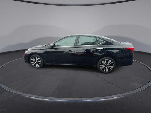 Super Black 2021 Nissan Altima 2.5 SL