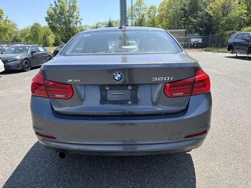 Mineral Gray Metallic 2016 BMW 320 i