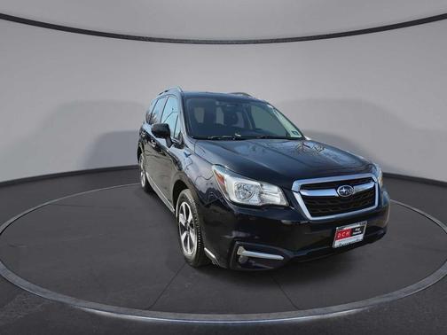 Crystal Black Silica 2017 Subaru Forester 2.5i Premium