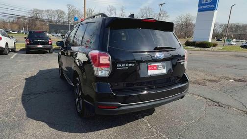 Crystal Black Silica 2017 Subaru Forester 2.5i Premium