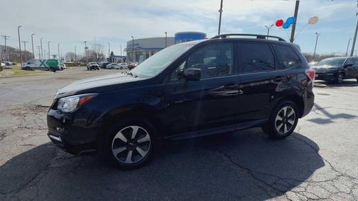 Crystal Black Silica 2017 Subaru Forester 2.5i Premium