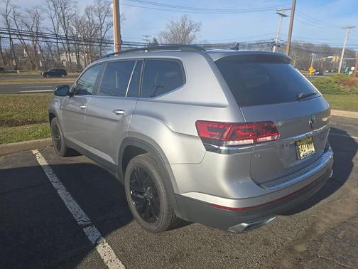 2022 Volkswagen Atlas 2.0T SE w/Technology 4MOTION