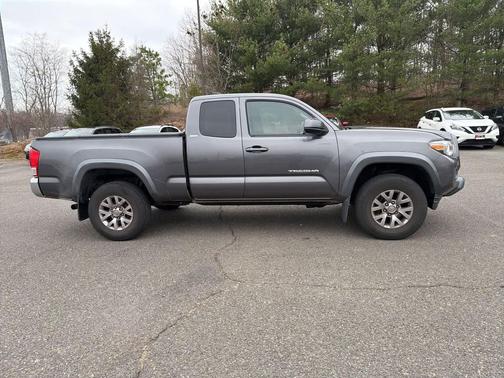 2016 Toyota Tacoma SR5