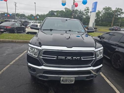 Diamond Black Crystal Pearlcoat 2020 RAM 1500 Big Horn/Lone Star