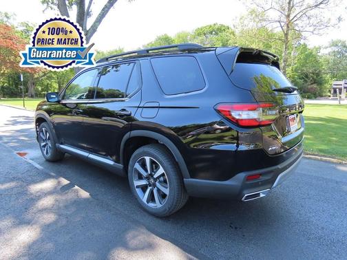 2025 Honda Pilot Touring 8-Passenger