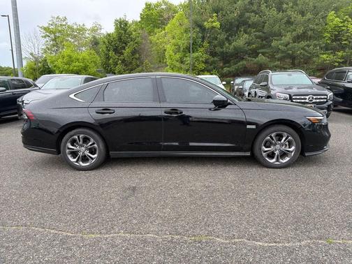 Crystal Black Pearl 2023 Honda Accord EX