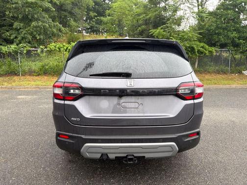 Modern Steel Metallic 2025 Honda Pilot EX-L