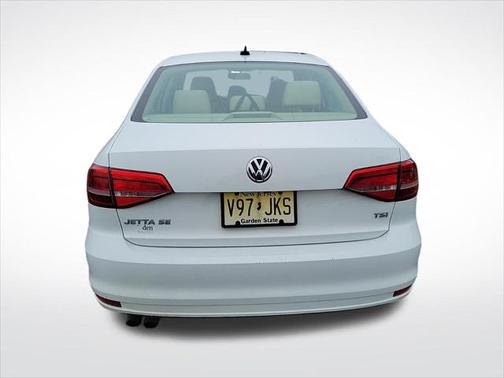 2015 Volkswagen Jetta Auto SE w/Connectivity/Navigation