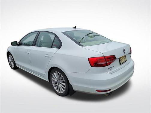 2015 Volkswagen Jetta Auto SE w/Connectivity/Navigation