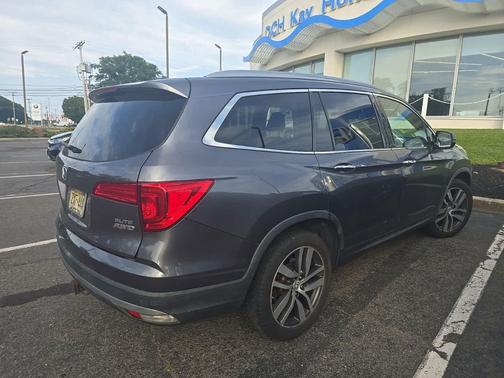 Modern Steel Metallic 2016 Honda Pilot Elite