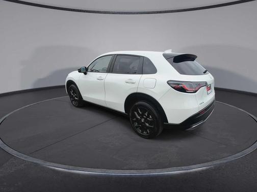 Platinum White Pearl 2024 Honda HR-V AWD Sport