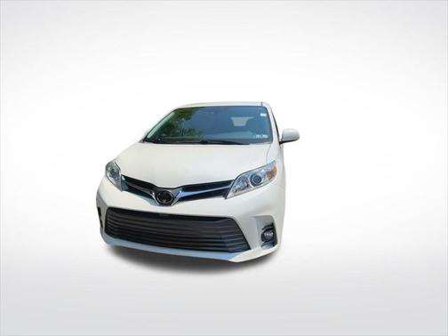 2020 Toyota Sienna XLE Premium