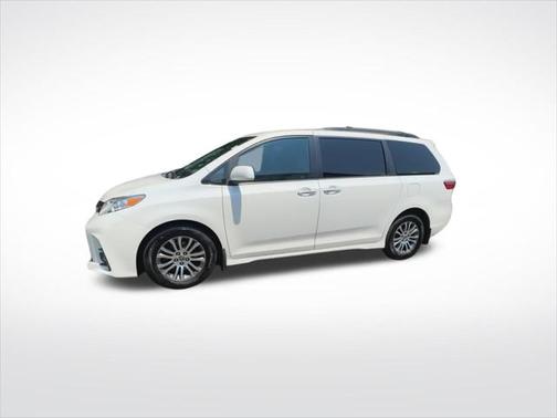 2020 Toyota Sienna XLE Premium