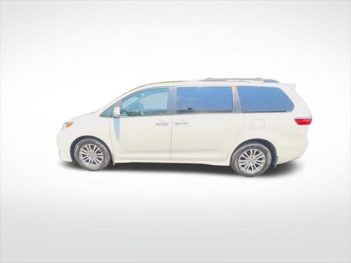 2020 Toyota Sienna XLE Premium