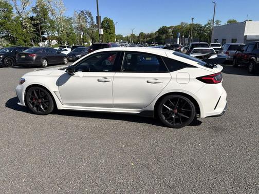 Championship White 2024 Honda Civic Type R Manual