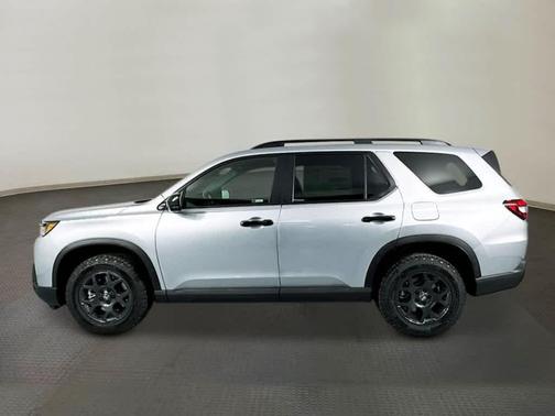 Solar Silver Metallic 2026 Honda Pilot TrailSport