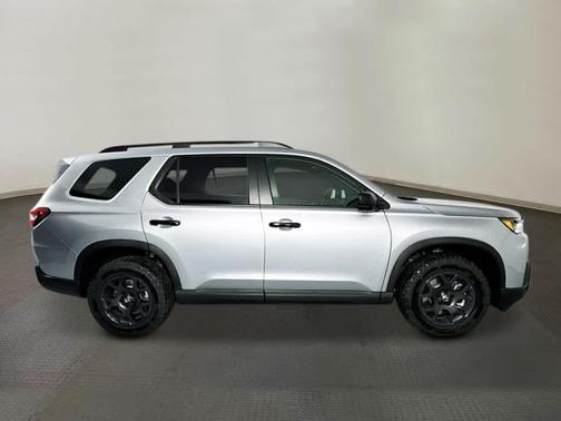 Solar Silver Metallic 2026 Honda Pilot TrailSport