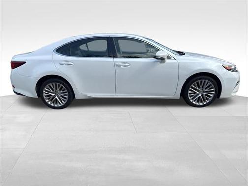 2016 Lexus ES 350 Base