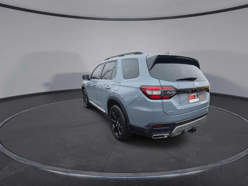 2025 Honda Pilot Touring 8-Passenger
