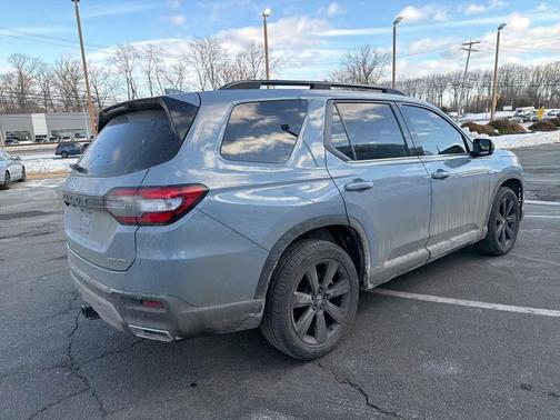 2025 Honda Pilot Touring 8-Passenger