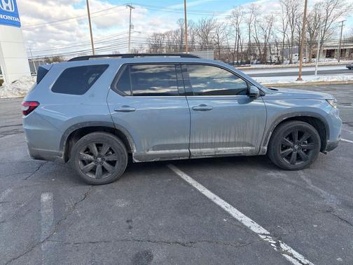 2025 Honda Pilot Touring 8-Passenger