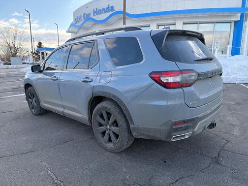 2025 Honda Pilot Touring 8-Passenger