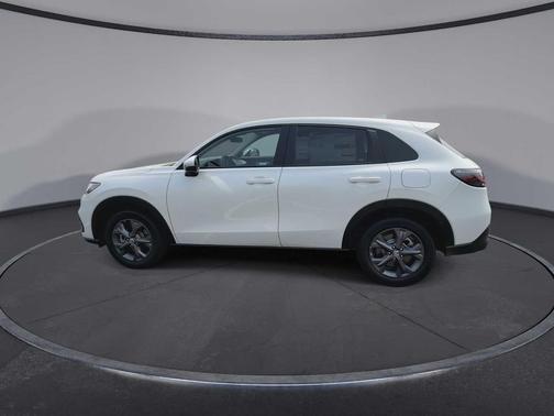 Platinum White Pearl 2026 Honda HR-V LX