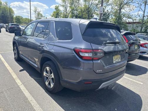Modern Steel Metallic 2025 Honda Pilot EX-L
