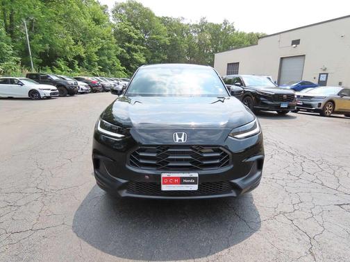 Crystal Black Pearl 2027 Honda HR-V Sport