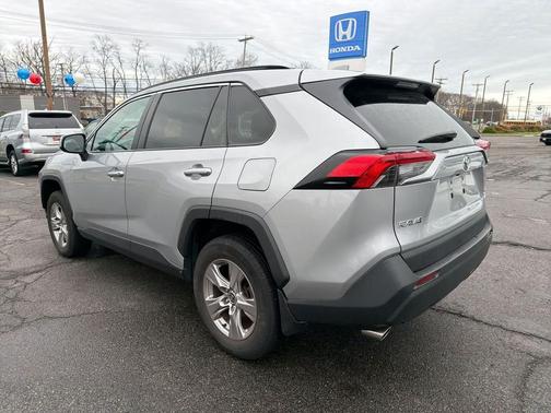 Silver Sky Metallic 2022 Toyota RAV4 XLE