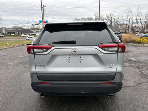 Silver Sky Metallic 2022 Toyota RAV4 XLE