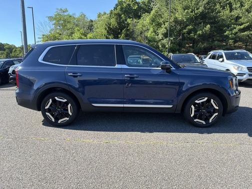 Midnight Lake Blue 2023 Kia Telluride S