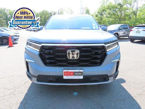 2025 Honda Pilot Touring 8-Passenger