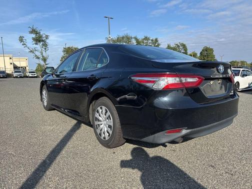2018 Toyota Camry Hybrid LE