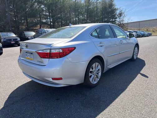 2013 Lexus ES 300h Base