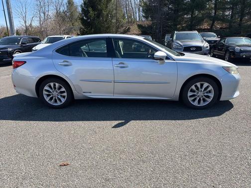 2013 Lexus ES 300h Base
