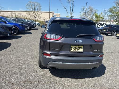 Granite Crystal Metallic Clearcoat 2019 Jeep Cherokee Limited
