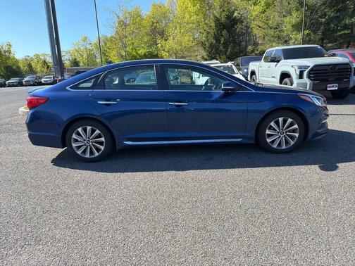 Lakeside Blue 2017 Hyundai SONATA Sport
