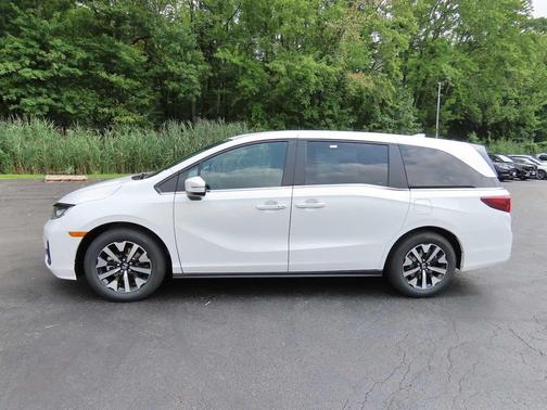 Platinum White Pearl 2026 Honda Odyssey EX-L