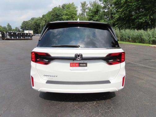 Platinum White Pearl 2026 Honda Odyssey EX-L