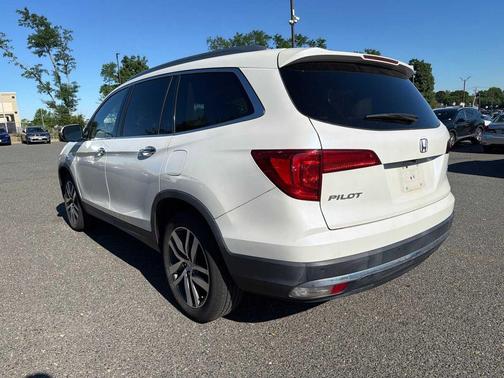 White Diamond Pearl 2018 Honda Pilot Elite